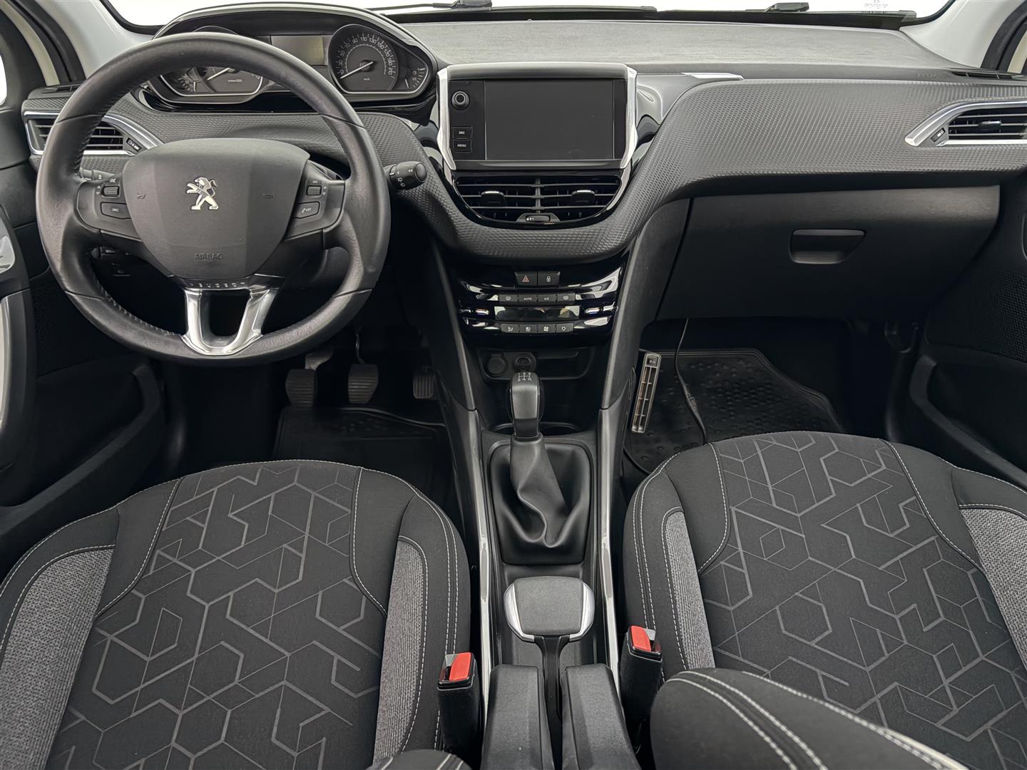 PEUGEOT 2008 2018