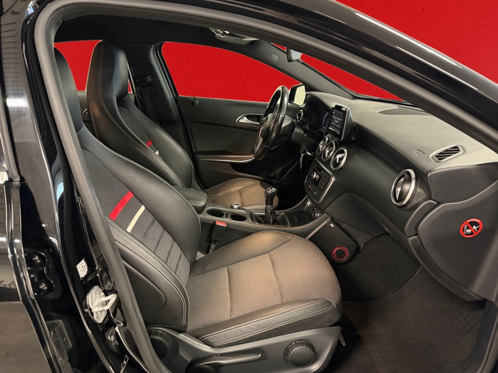 MERCEDES-BENZ A 2014