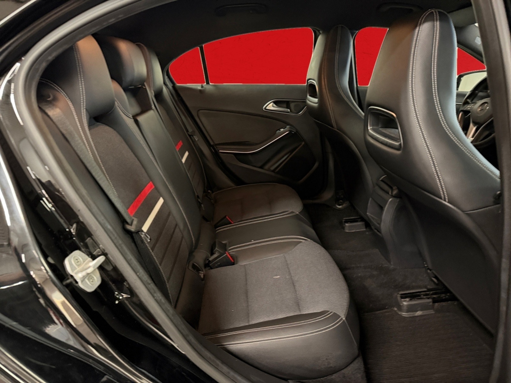 MERCEDES-BENZ A 2014