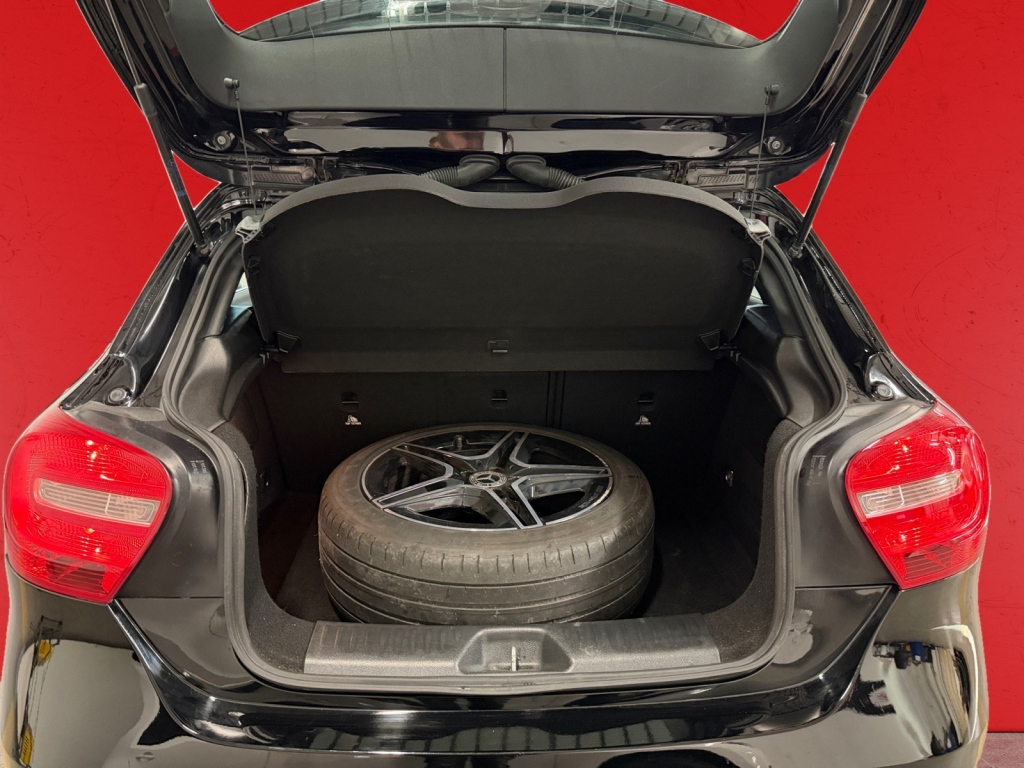 MERCEDES-BENZ A 2014