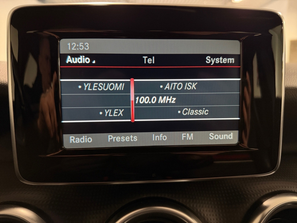 MERCEDES-BENZ A 2014