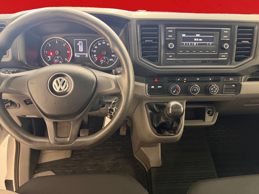 VOLKSWAGEN Crafter 12