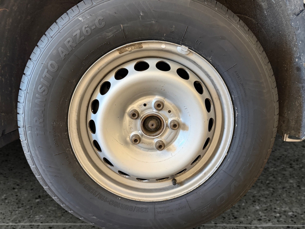 VOLKSWAGEN Crafter 9