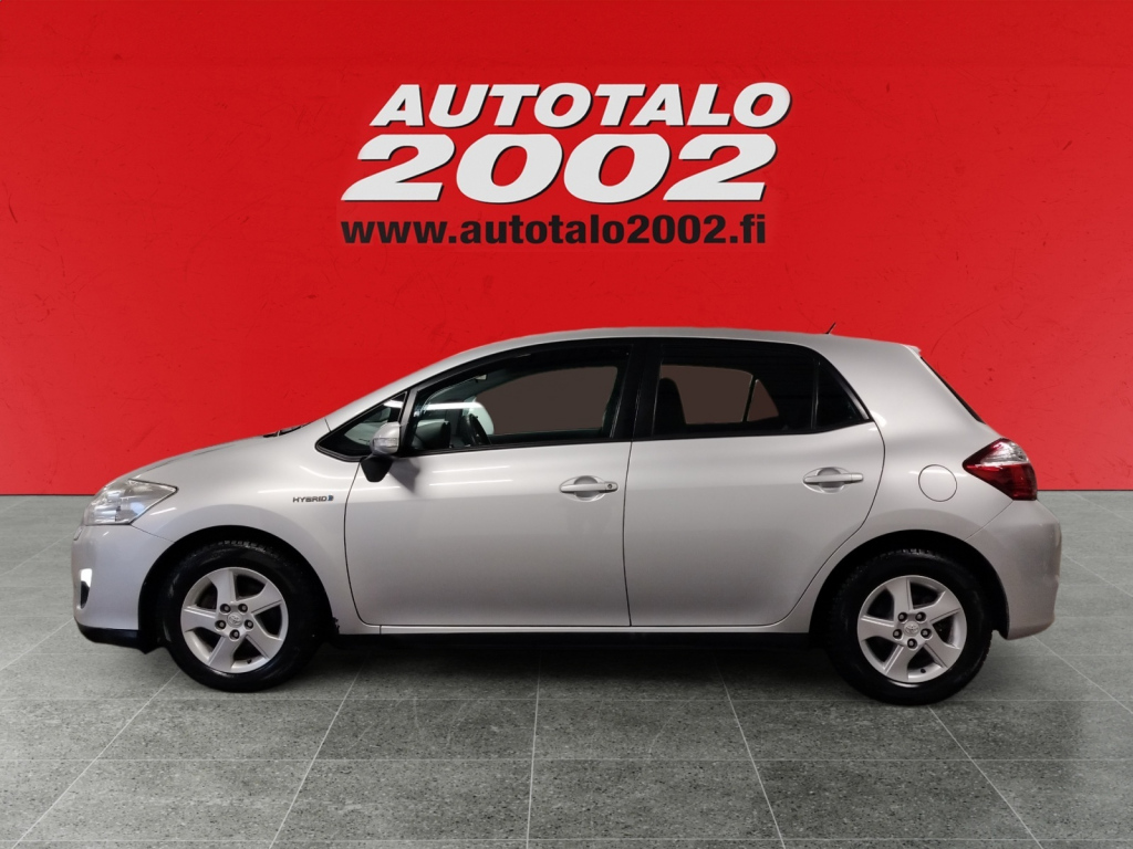 TOYOTA Auris 2011