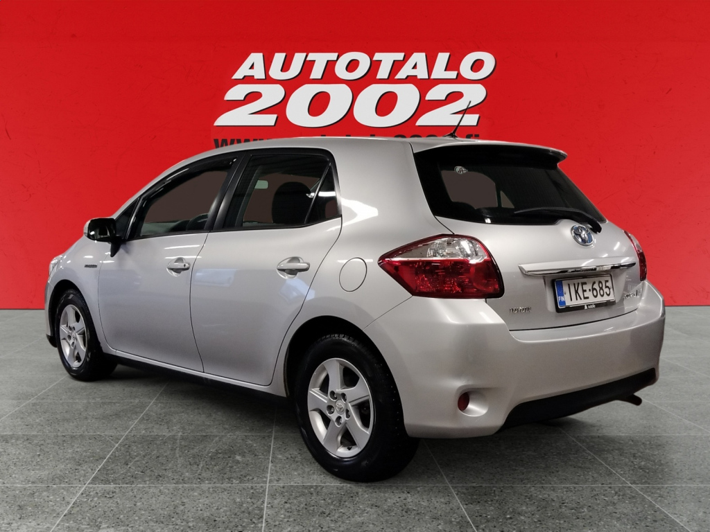 TOYOTA Auris 2011