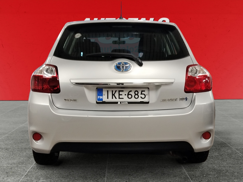 TOYOTA Auris 2011