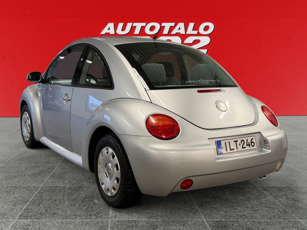 VOLKSWAGEN New Beetle 2005