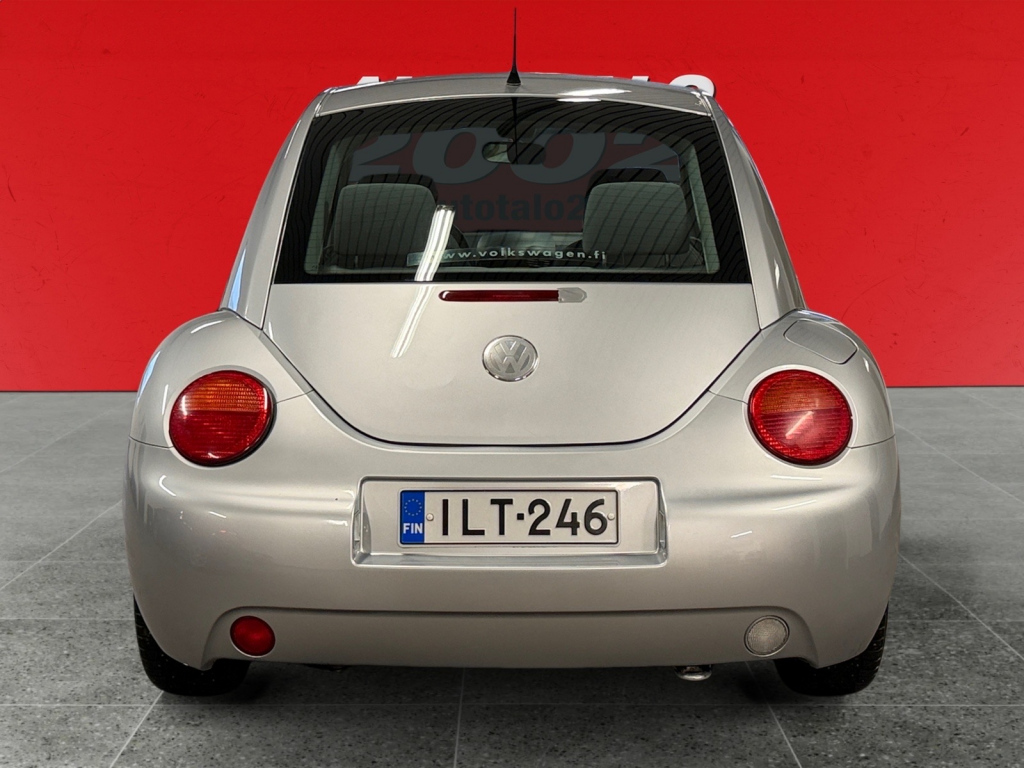 VOLKSWAGEN New Beetle 2005