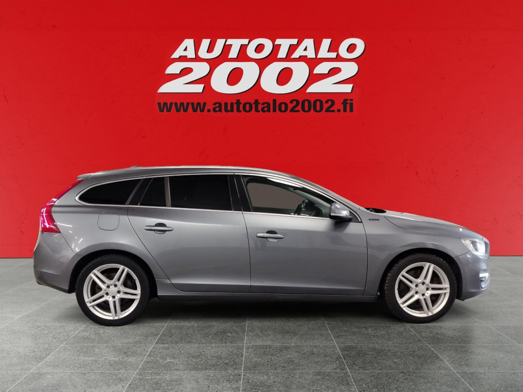 VOLVO V60 2018