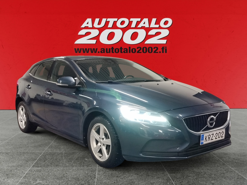 VOLVO V40 2017