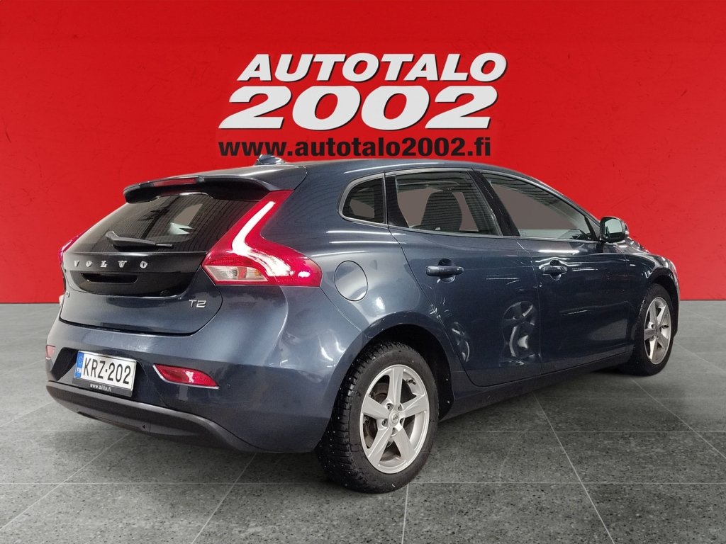 VOLVO V40 2017