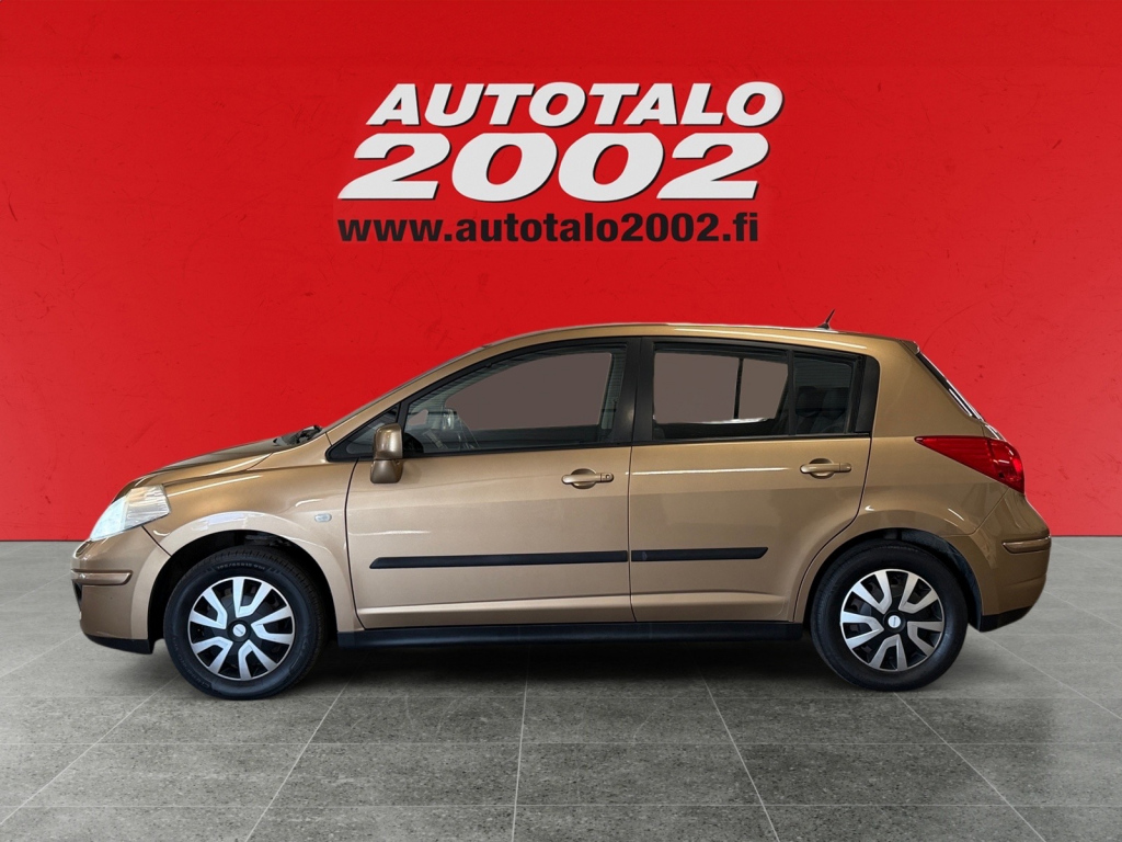 NISSAN Tiida 5