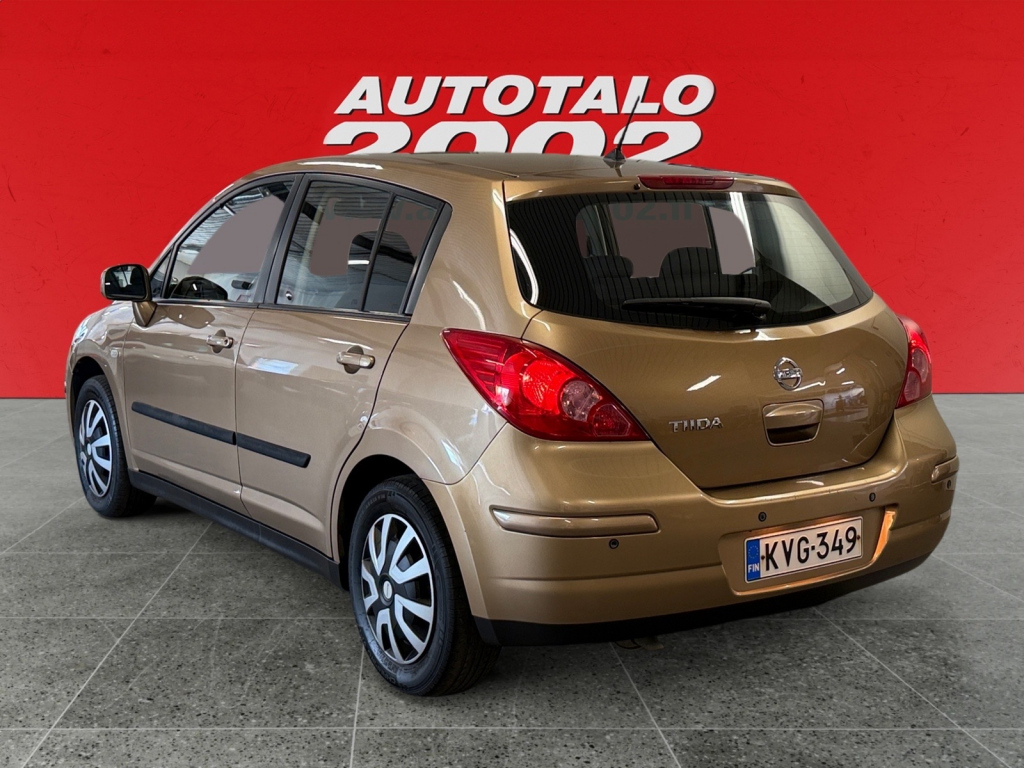 NISSAN Tiida 6