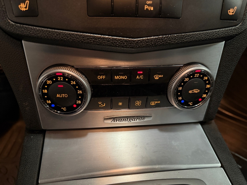 MERCEDES-BENZ C 2010