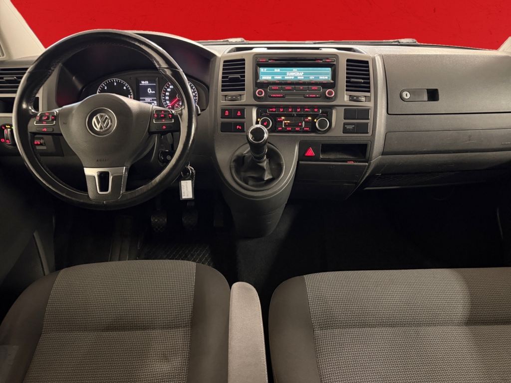 VOLKSWAGEN Caravelle 12