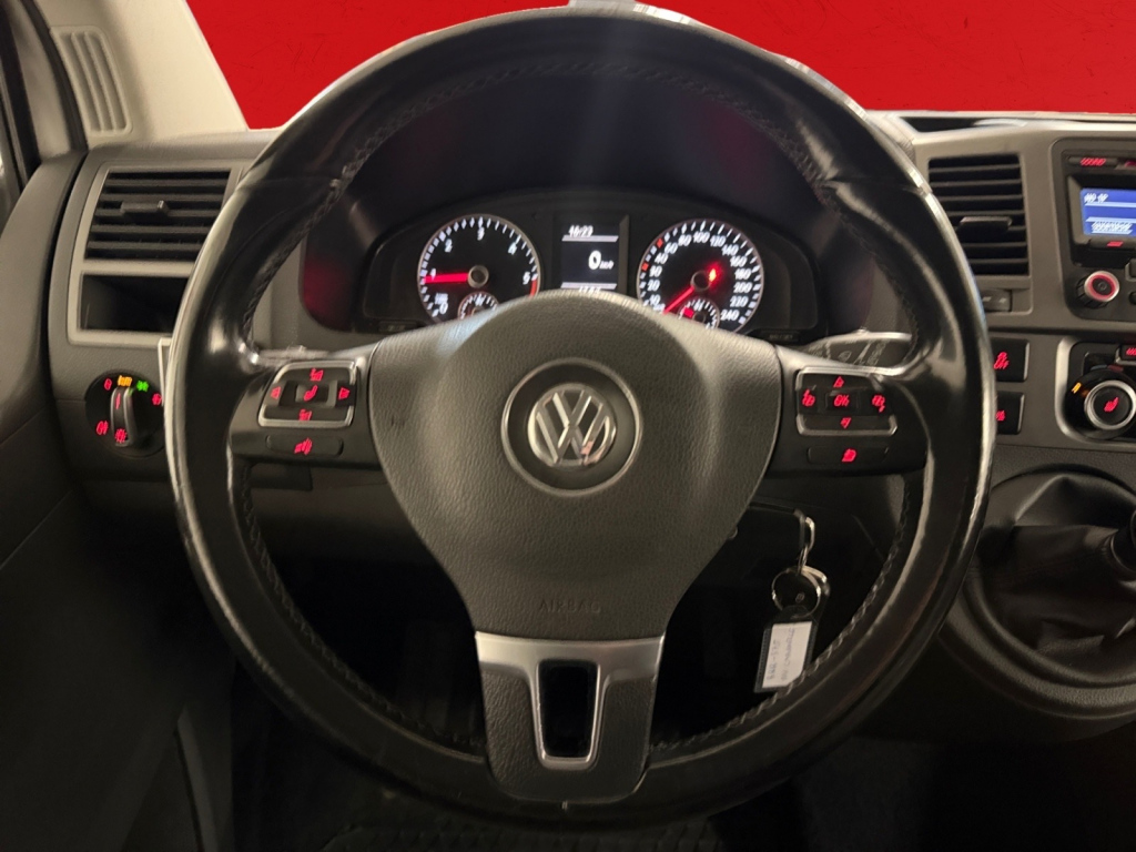 VOLKSWAGEN Caravelle 13