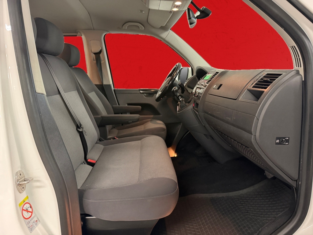 VOLKSWAGEN Caravelle 17