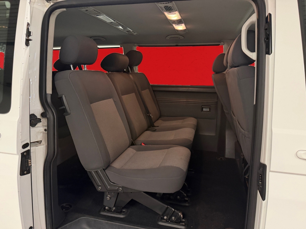 VOLKSWAGEN Caravelle 18