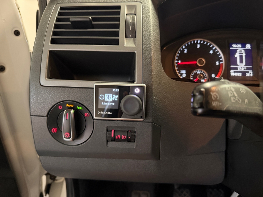 VOLKSWAGEN Caravelle 21