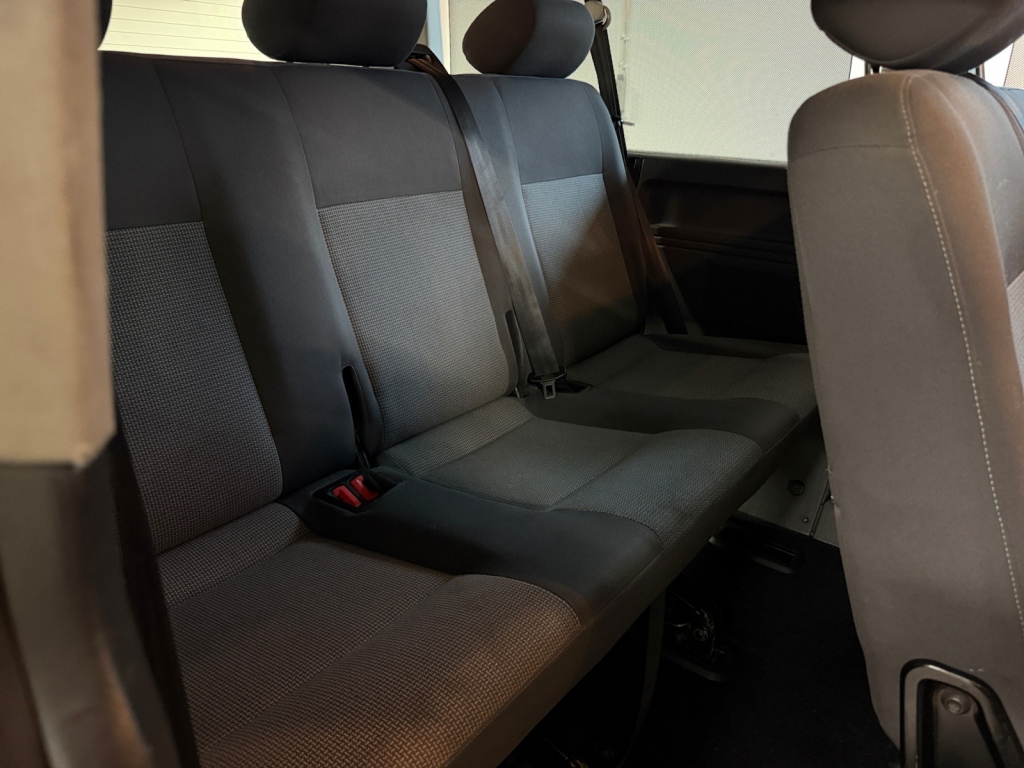 VOLKSWAGEN Caravelle 24