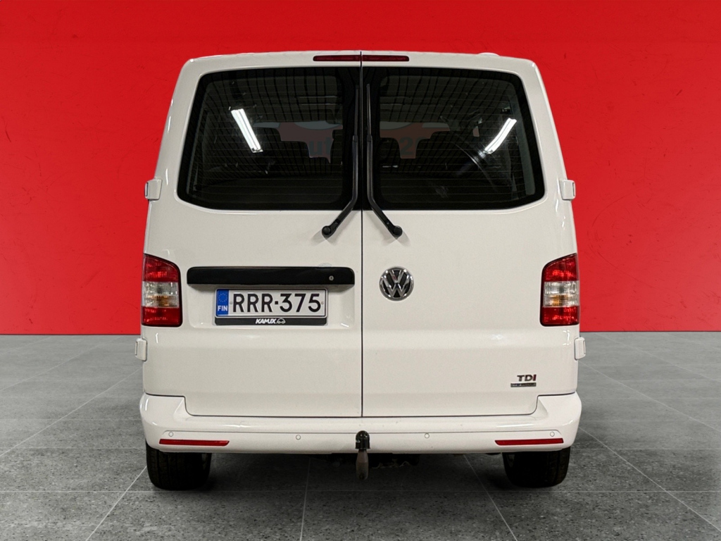 VOLKSWAGEN Caravelle 8