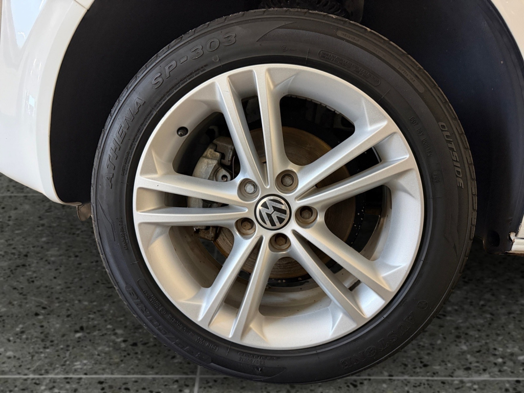 VOLKSWAGEN Caravelle 9