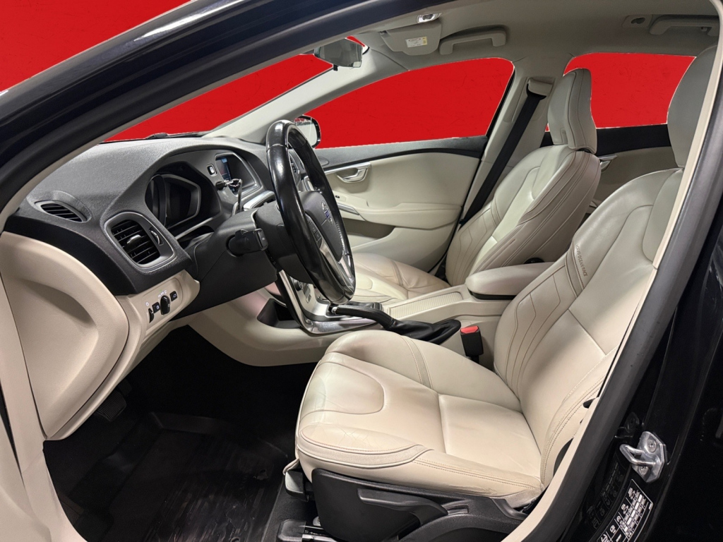 VOLVO V40 Cross Country 2015