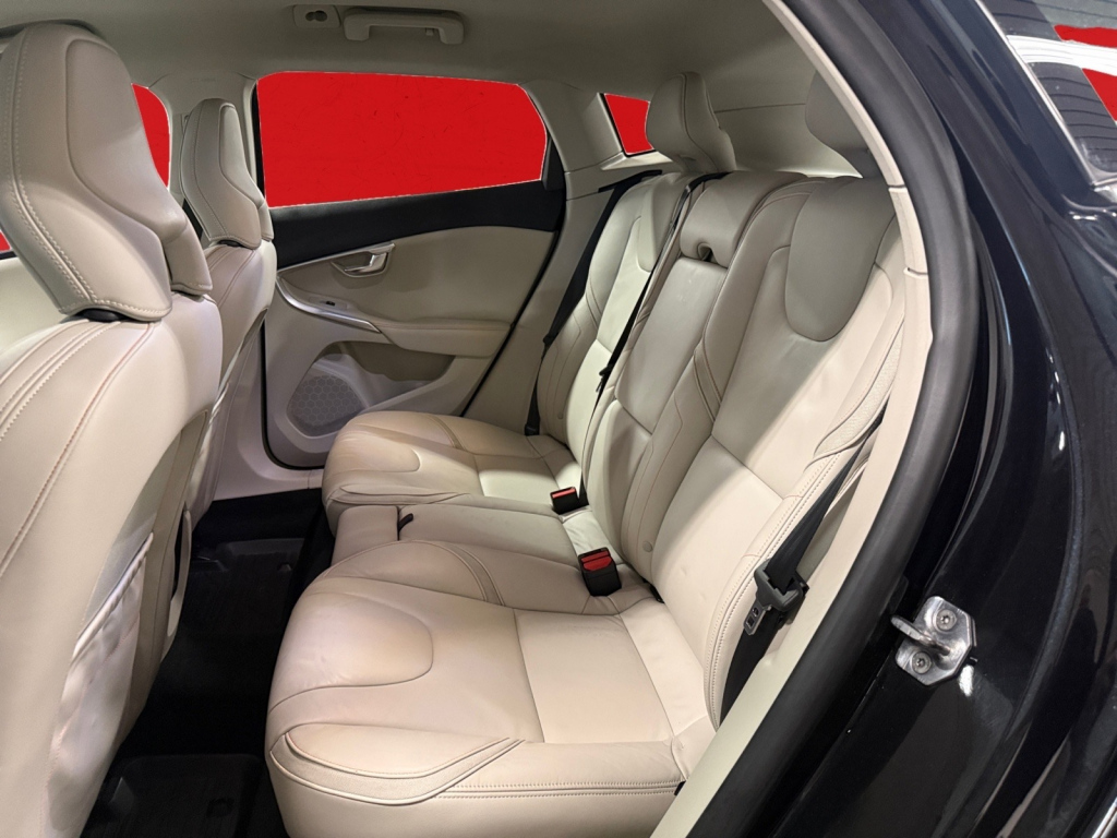 VOLVO V40 Cross Country 2015