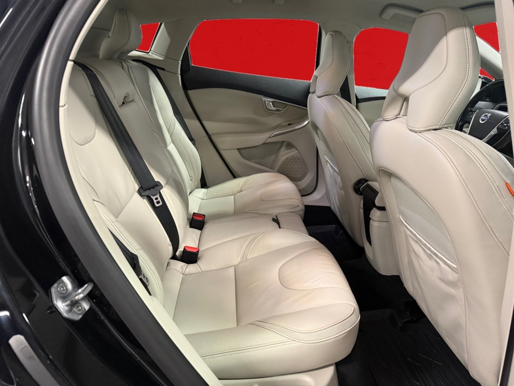 VOLVO V40 Cross Country 2015