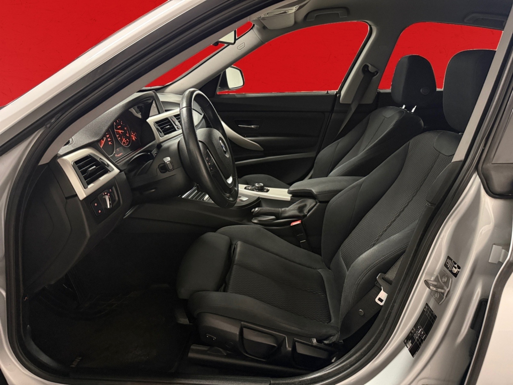 BMW 318 Gran Turismo 2014