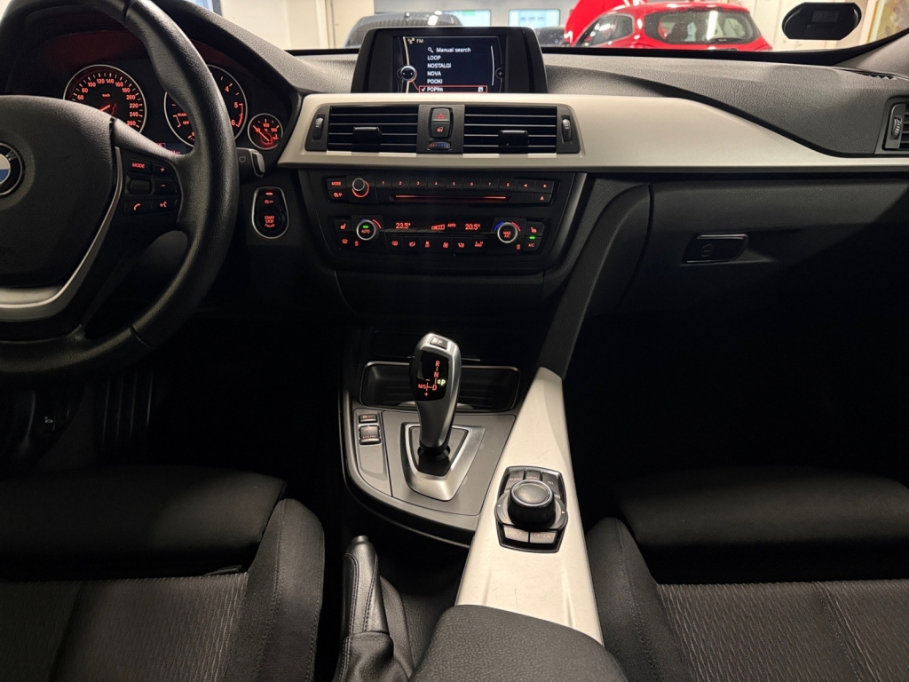 BMW 318 Gran Turismo 2014