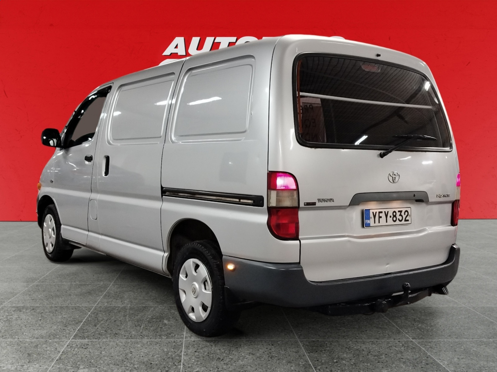 TOYOTA Hiace 2006