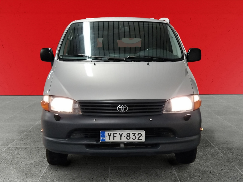 TOYOTA Hiace 2006