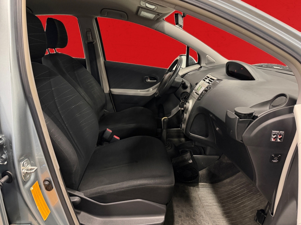 TOYOTA Yaris 2008