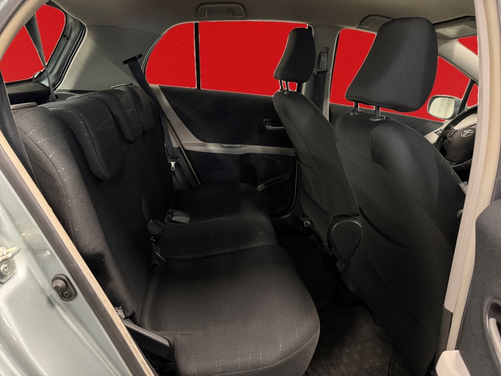 TOYOTA Yaris 2008