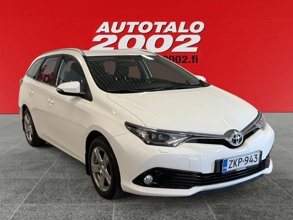 TOYOTA Auris 2016