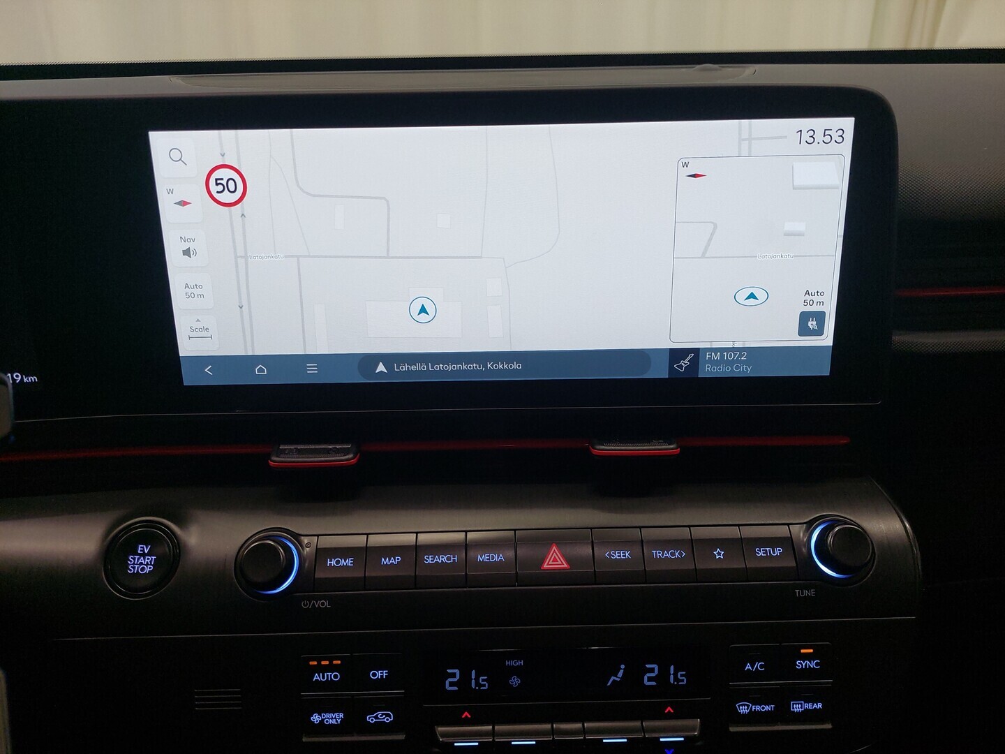 HYUNDAI KONA ELECTRIC 2025