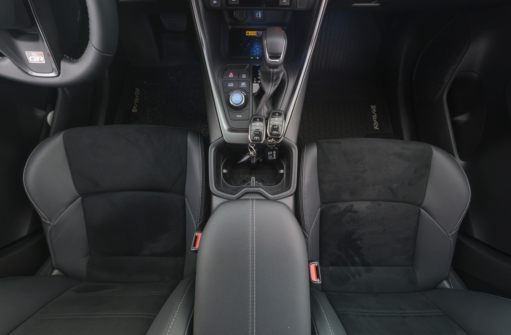 TOYOTA RAV4 Plug-in 2025