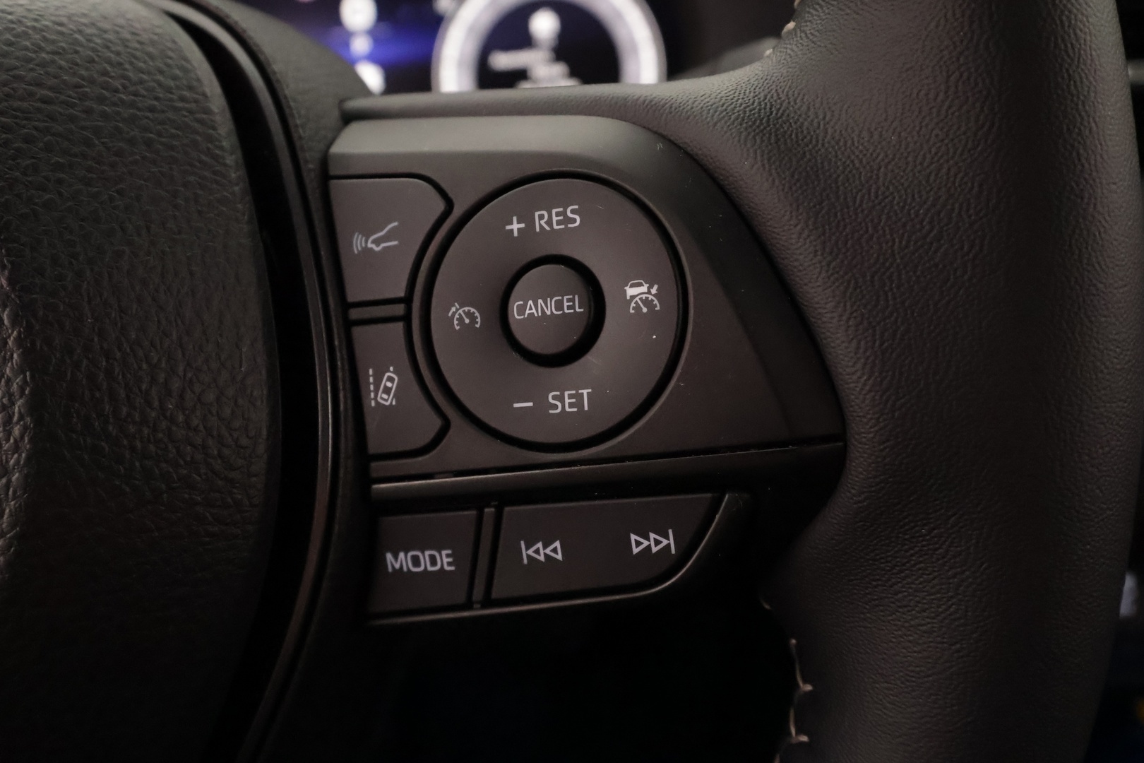 TOYOTA RAV4 Plug-in 2025