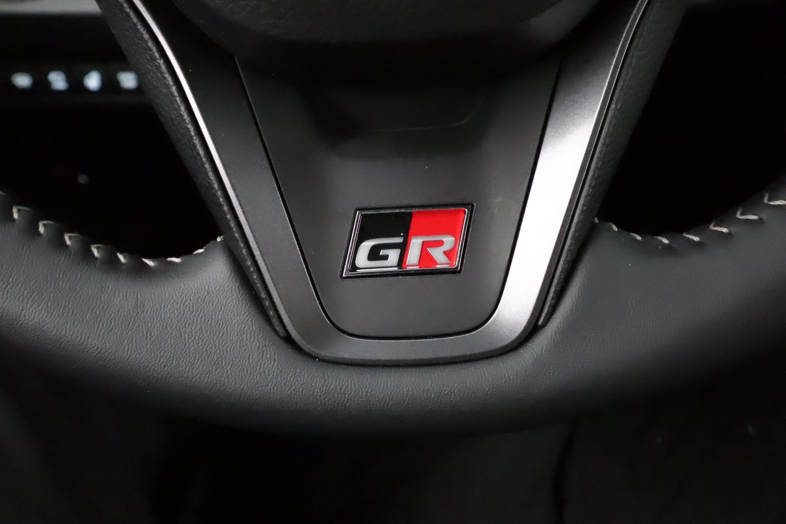 TOYOTA RAV4 Plug-in 2025