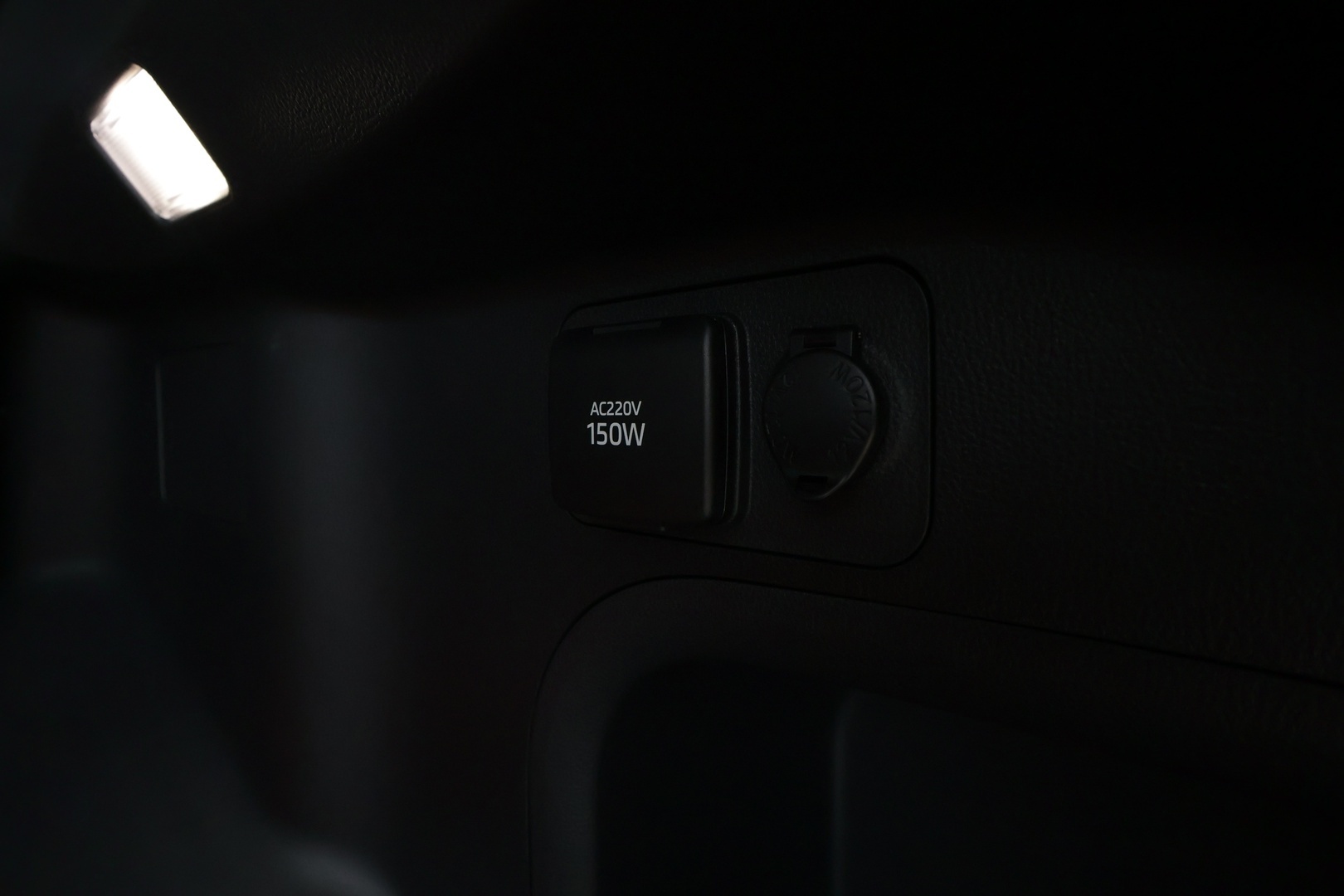 TOYOTA RAV4 PLUG-IN 2024