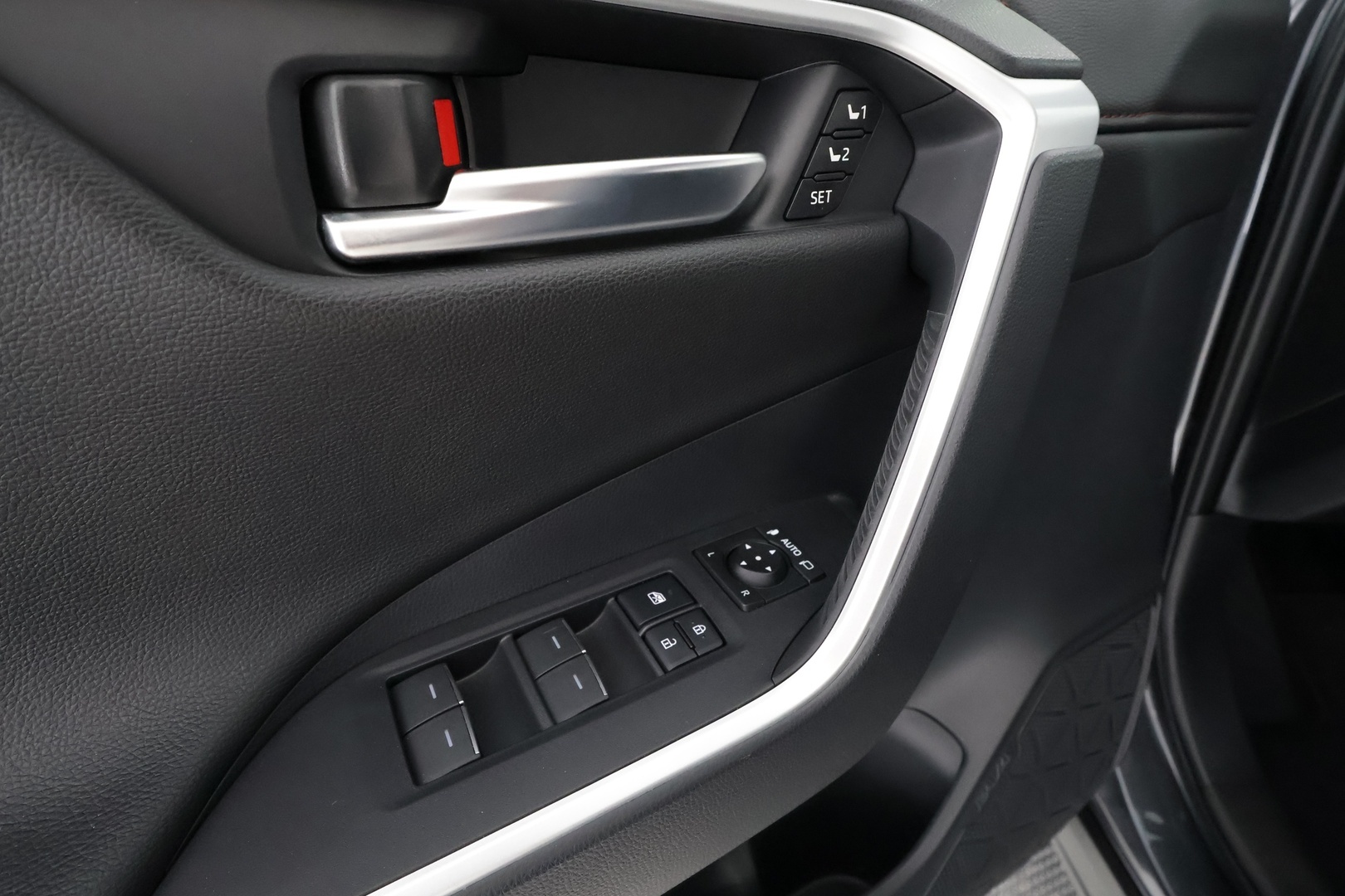 TOYOTA RAV4 PLUG-IN 2024