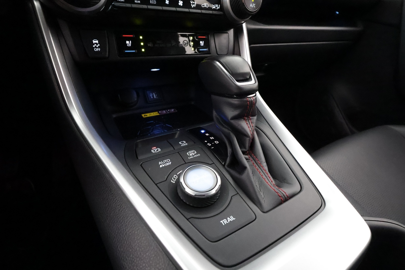 TOYOTA RAV4 PLUG-IN 2024