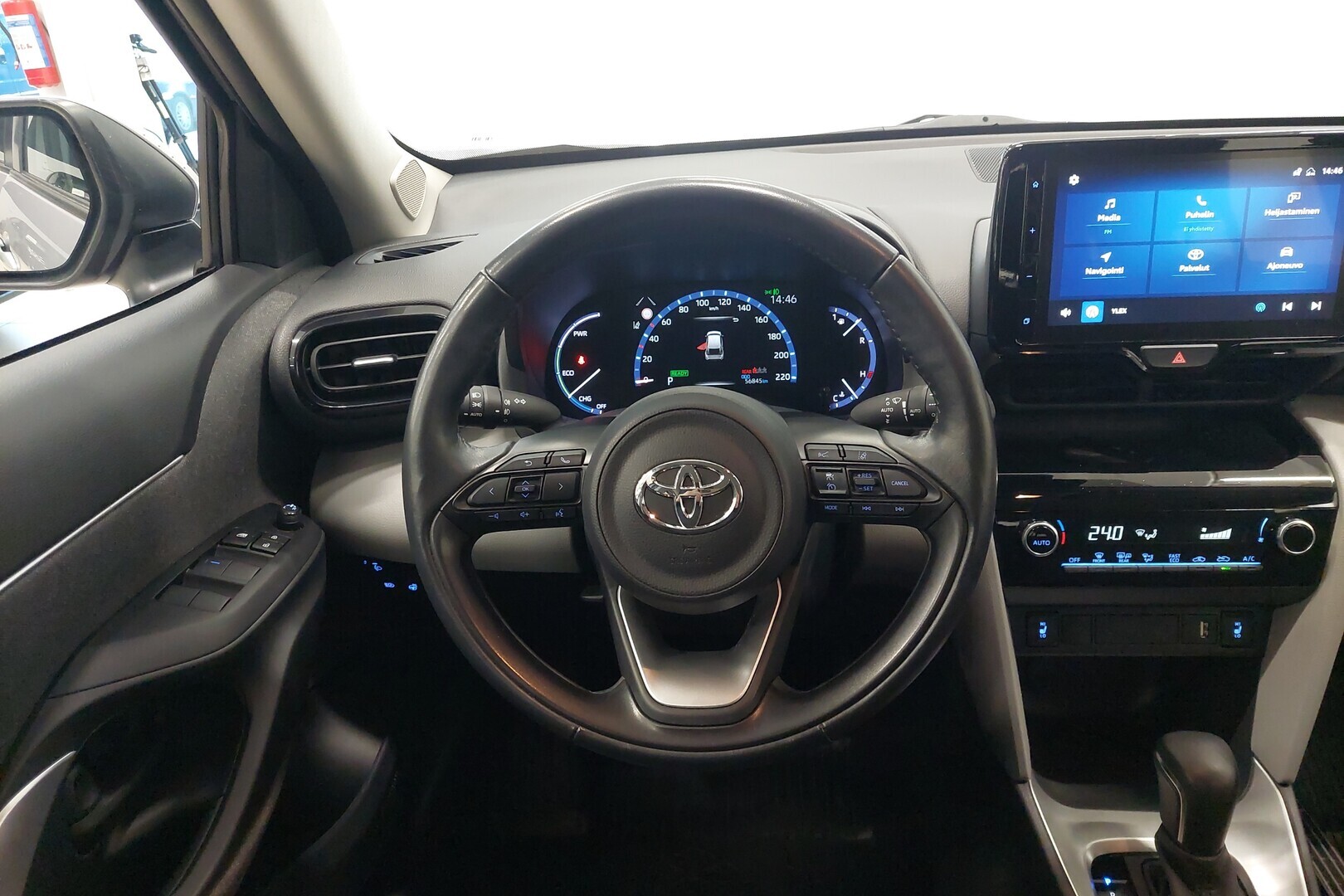 TOYOTA Yaris Cross 2022