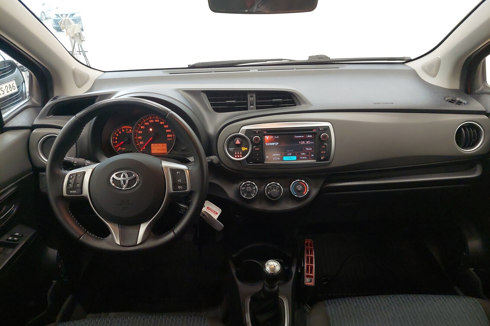TOYOTA Yaris 2012
