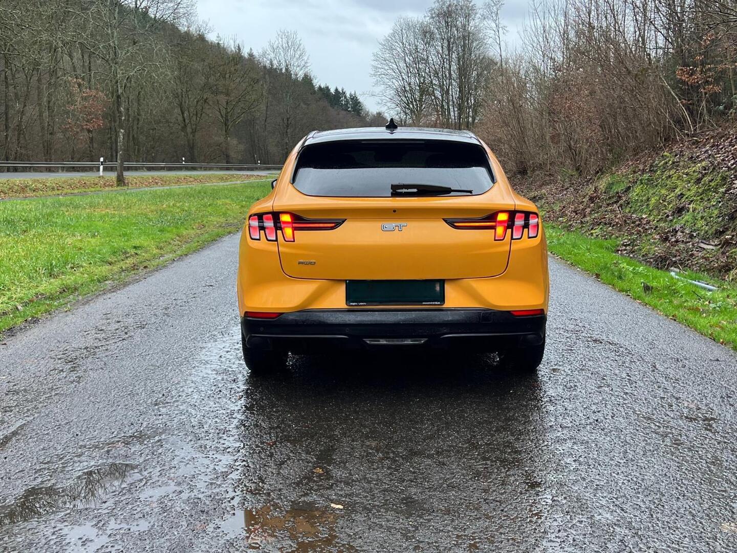 FORD MUSTANG MACH-E 2023