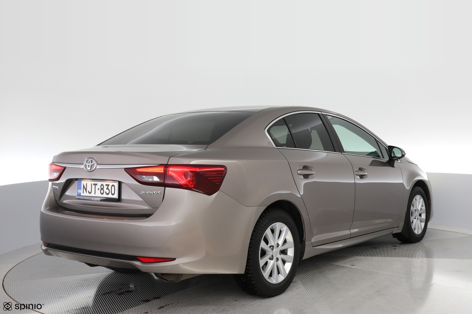 TOYOTA Avensis 2015
