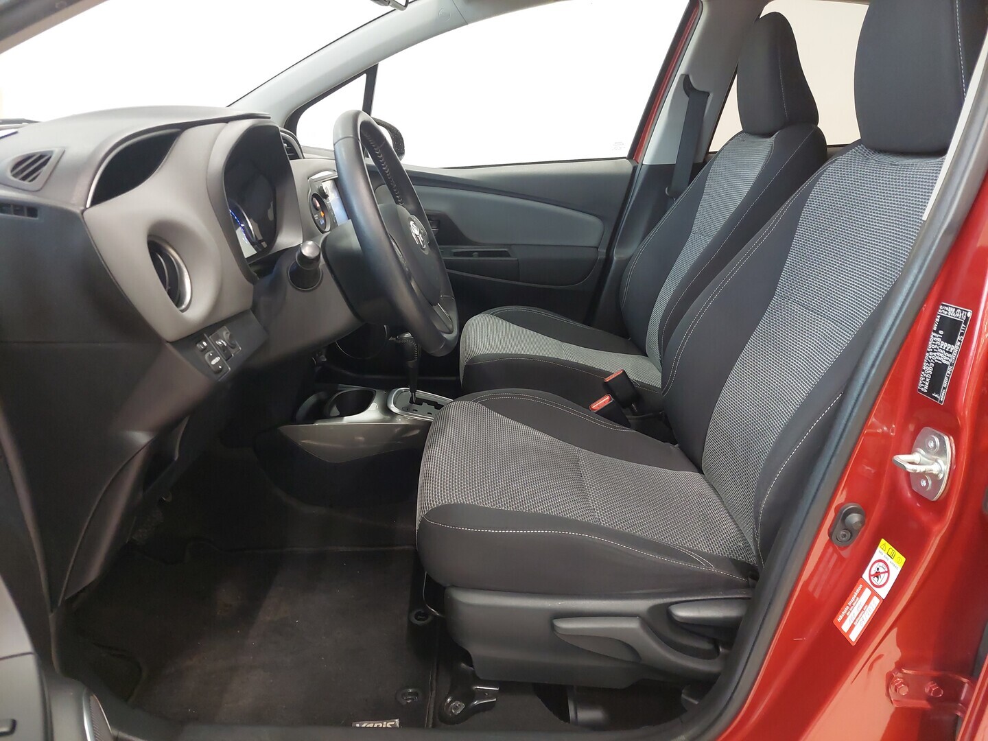 TOYOTA Yaris 2014