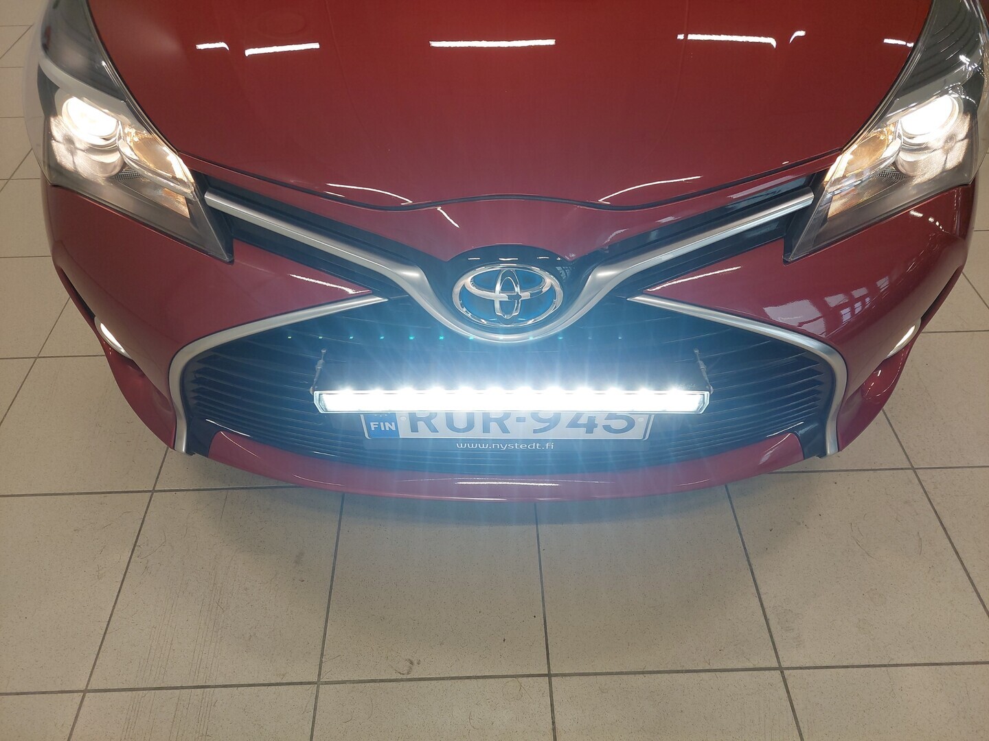 TOYOTA Yaris 2014