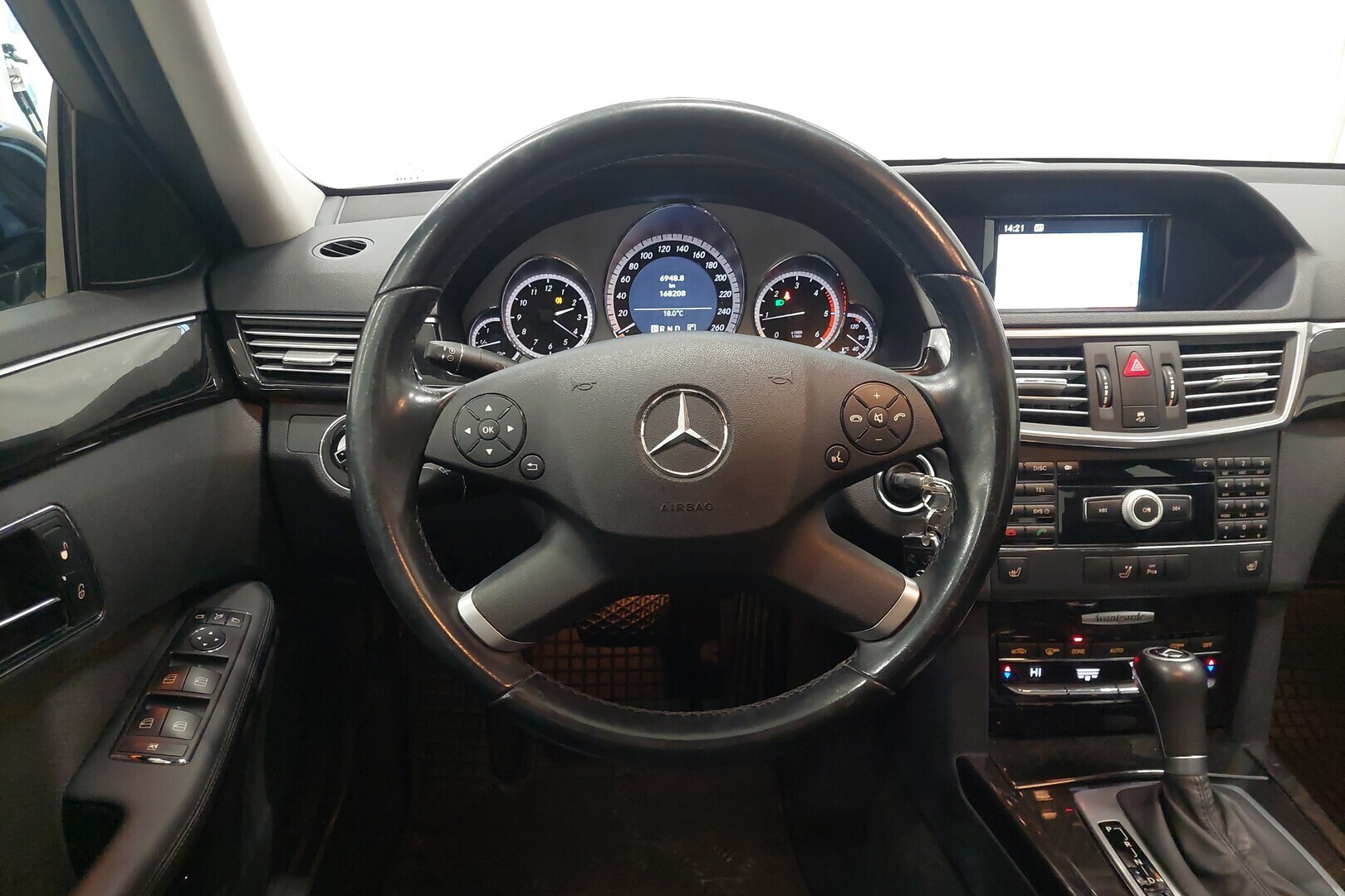 MERCEDES-BENZ E 2009